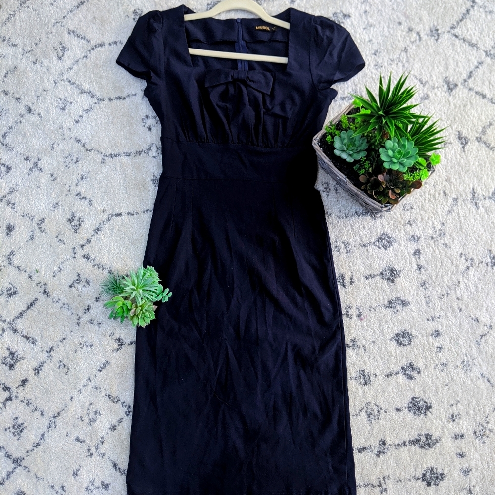 Bodycon Dress with Bow and Puff Sleeves